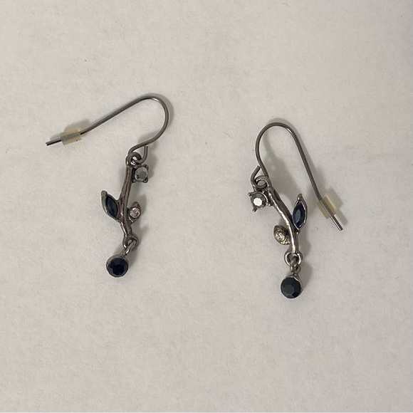 Vintage style silver tone and black rhinestone floral design earrings. Pre-owned - Picture 5 of 6